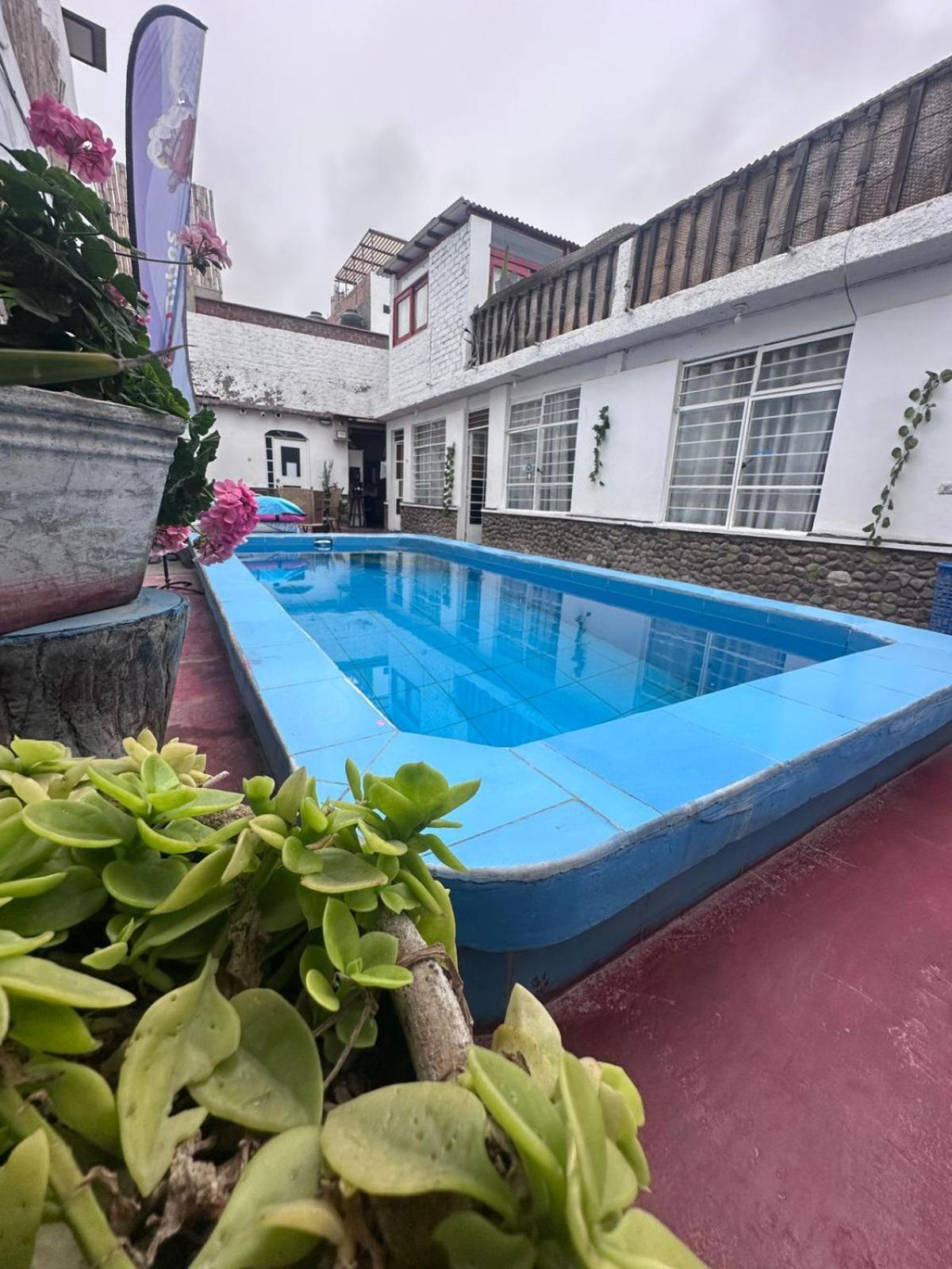 La Isla Surf Camp - Punta Hermosa Lima
